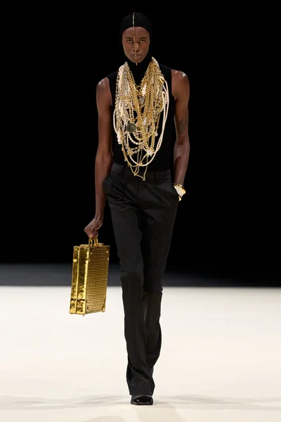 Look 50